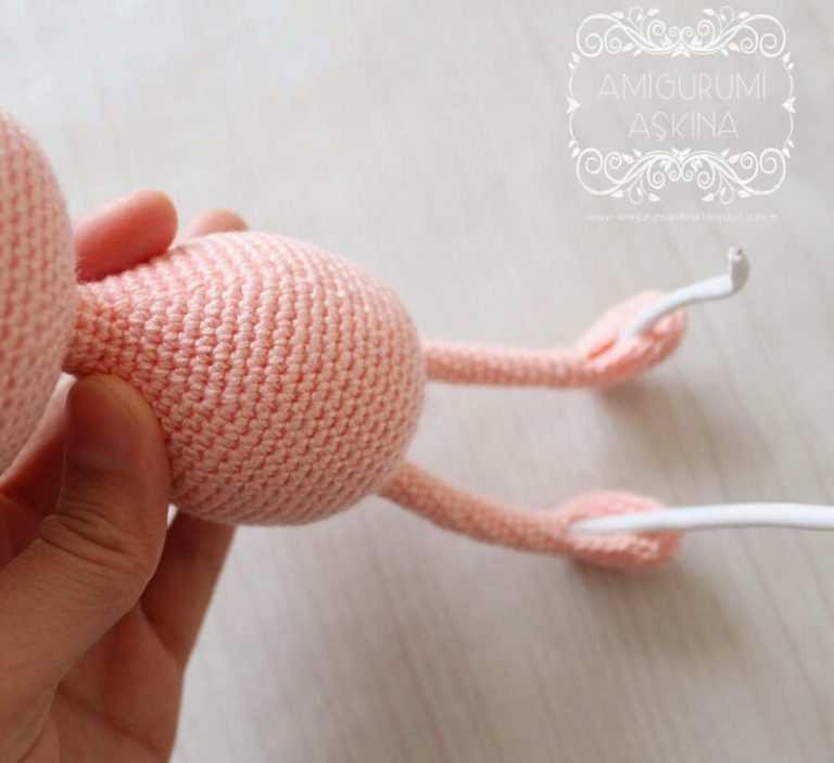 Amigurumi Velvet Frog Free Crochet Pattern