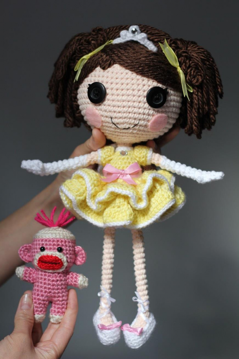 Amigurumi Crochet Doll Princess Laina Free Pattern