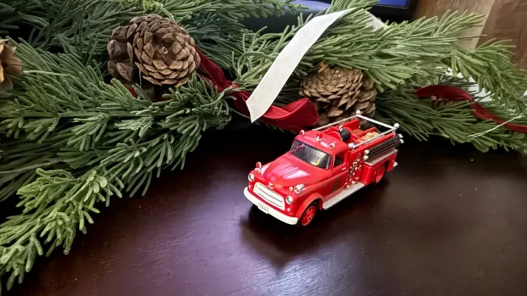 Red Truck Christmas Ornament Tutorial
