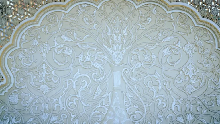 20 DIY Crown Molding Ideas and Products