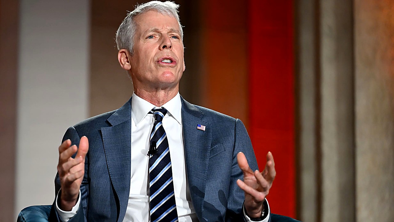 Energy Secretary Wright Says U.S. Not Ready To Escort Tankers