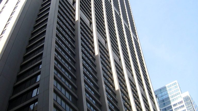 Fed To Loosen Capital Rules For Largest U.S. Banks