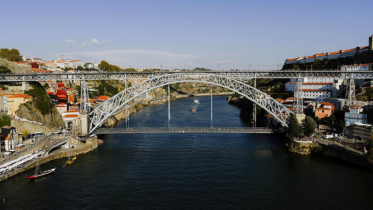 Sebastian Bach Apologizes For Past Relationship With Applegate