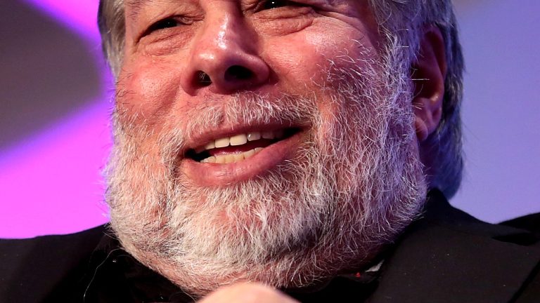 Tech Firms Offer AI Token Grants As New Hiring Incentives