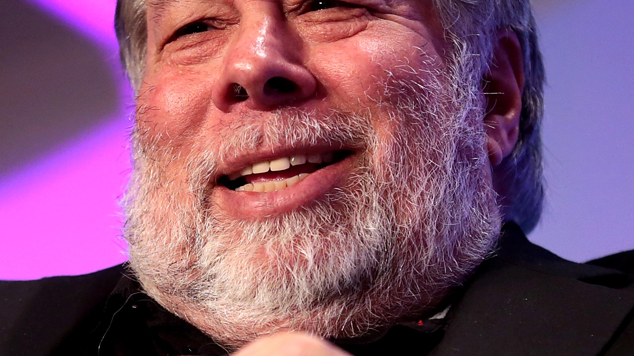 Tech Firms Offer AI Token Grants As New Hiring Incentives