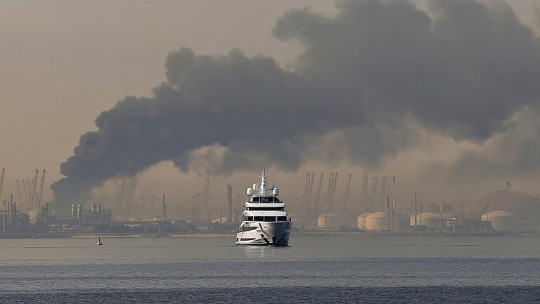 Dubai Moves to Shield Luxury Brand After U.S.-Iran War Shocks