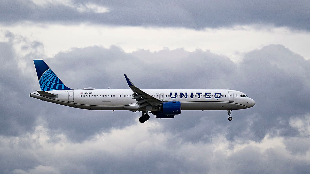 United Airlines Cuts 2026 Outlook As Fuel Costs Rise