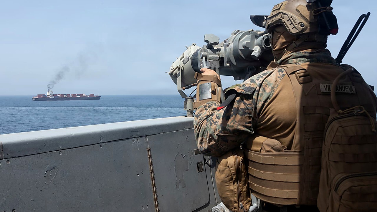 Trump Orders Navy To Shoot Mine-Laying Boats In Hormuz Strait