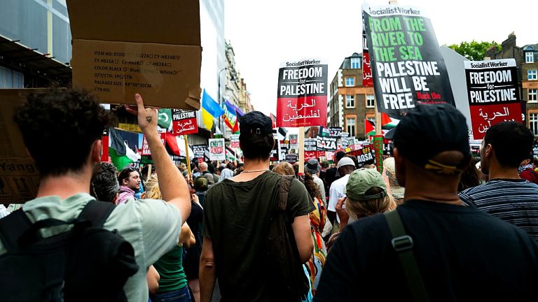 Starmer Launches Fightback, Puts Europe Ties at Center of Reset