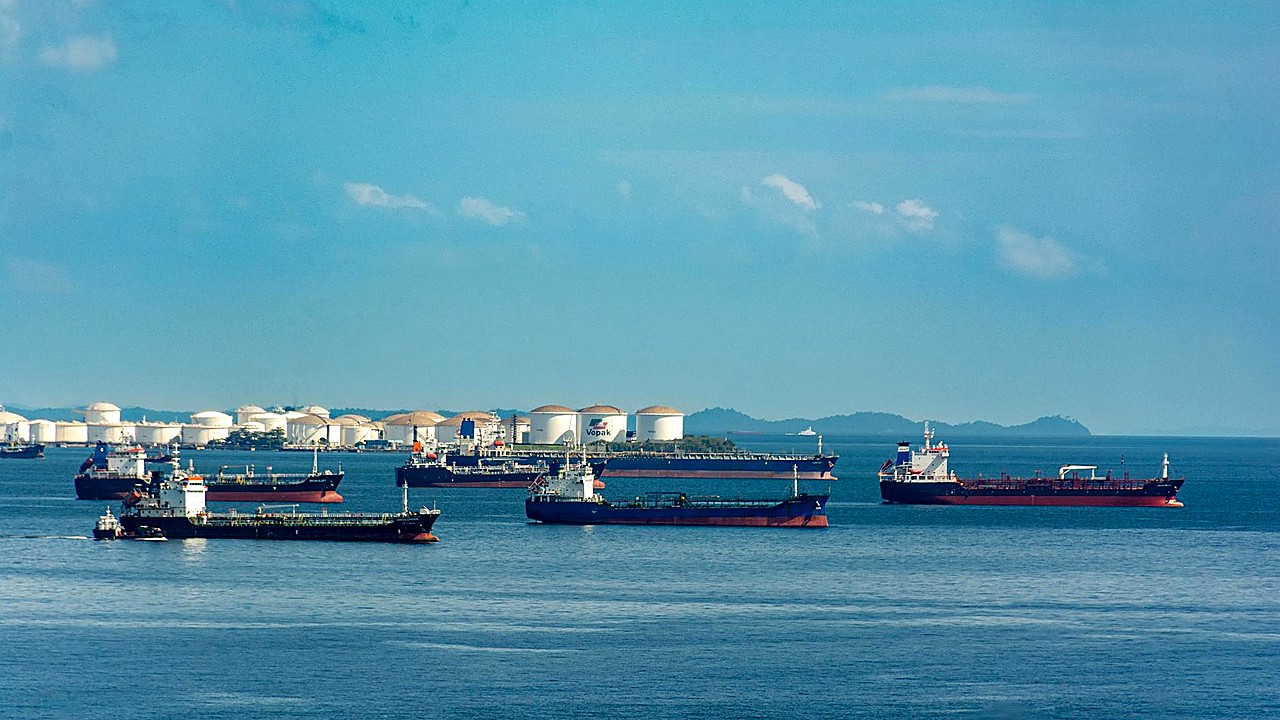 U.S. Forces Strike Iranian Oil Tanker Amid Deal Push