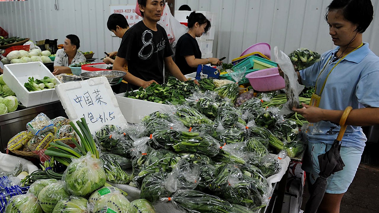 Singapore Inflation Slows To 1.8% In April, Below Forecasts