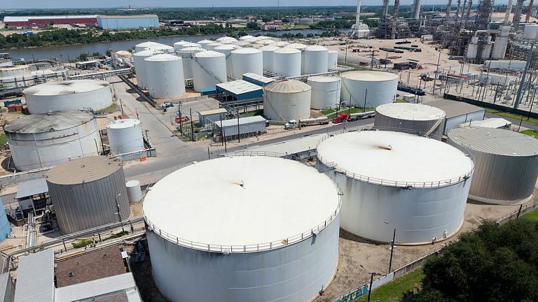 Oil Prices Mixed After U.S. Strikes Hit Iran-Linked Targets
