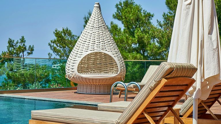 Amazon Issues Recall Notice For Giantex Lounge Chairs
