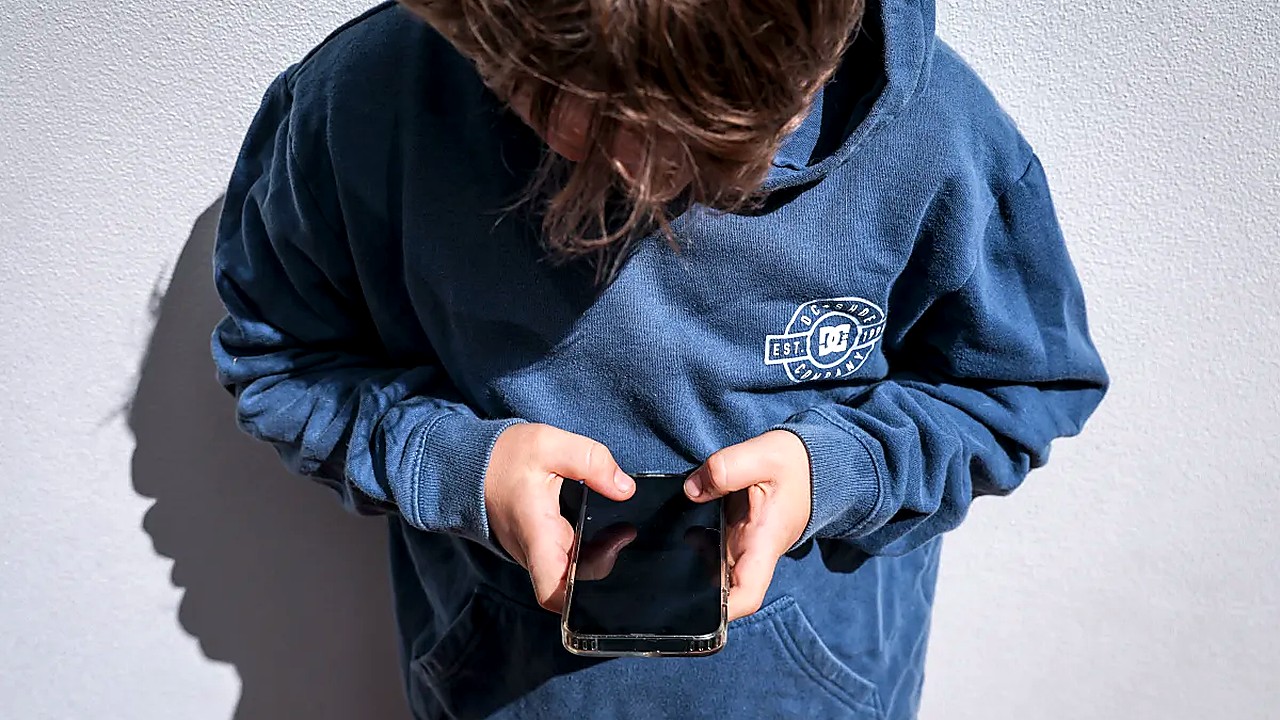 Australia Moves To Ban Social Media Accounts For Children Under 16