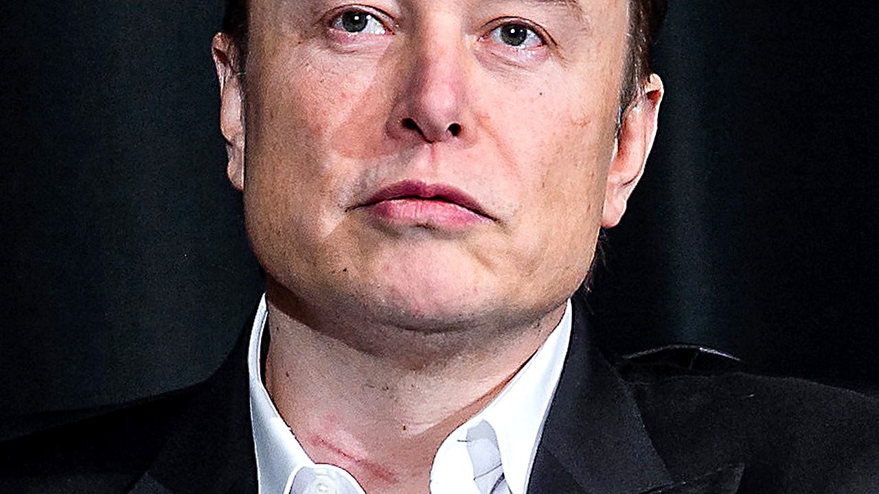 Elon Musk Becomes World's First Trillionaire After SpaceX IPO