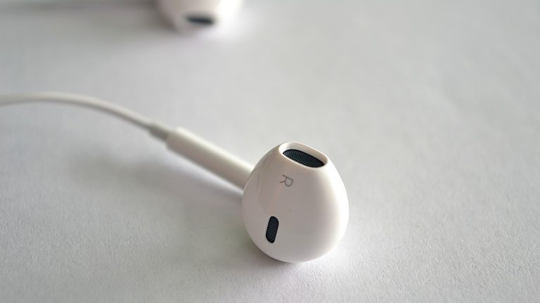 Apple Ships New Firmware For AirPods Pro 2 And AirPods Pro 3