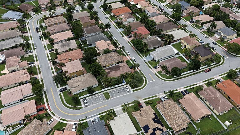 Mortgage Rates Fall, But Homebuyer Demand Remains Weak
