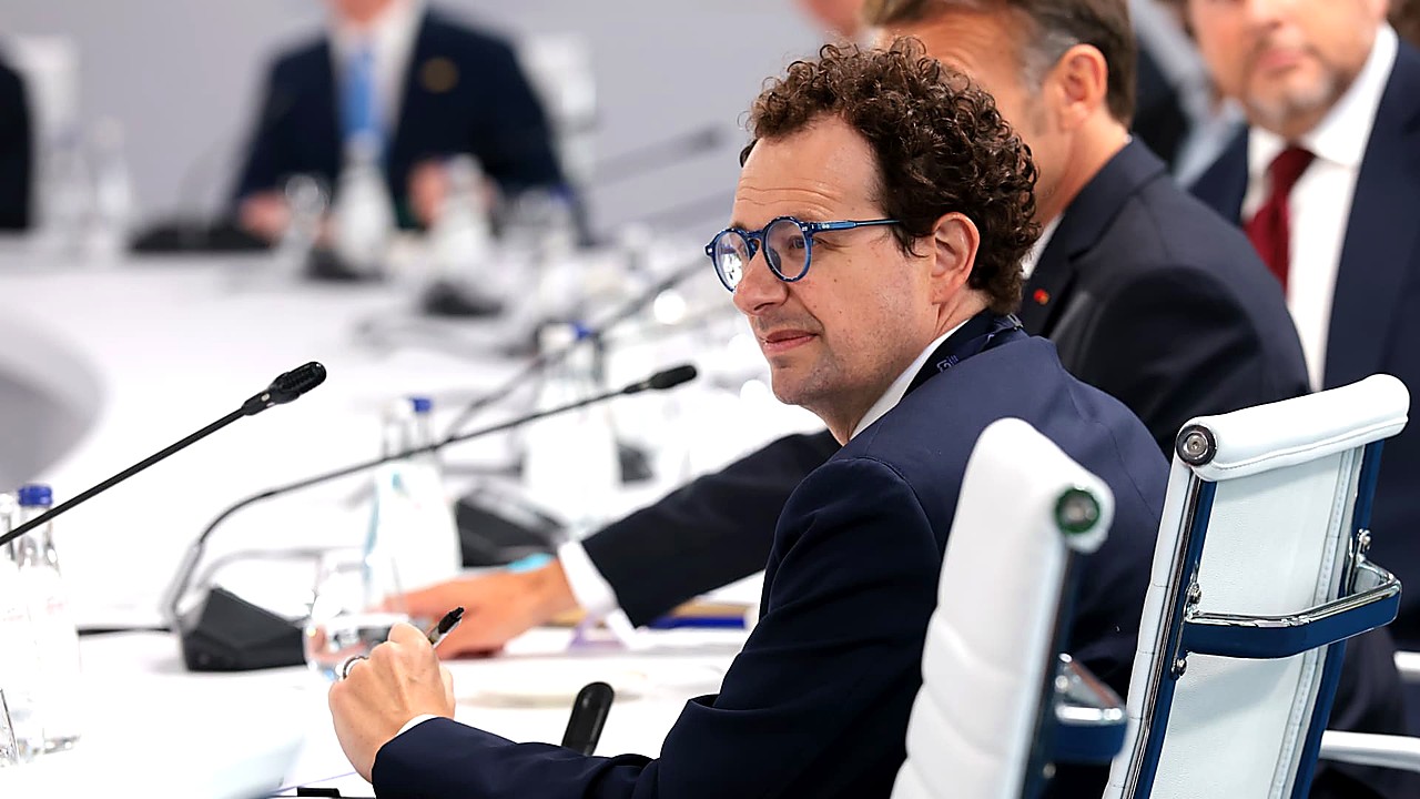Anthropic CEO Urges U.S.-Led AI Coalition At G7 Meeting