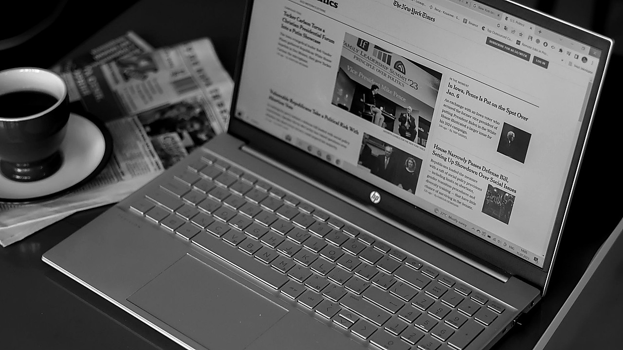 HP OmniBook Ultra 14 Outlasts Dell XPS 14 In Battery Tests