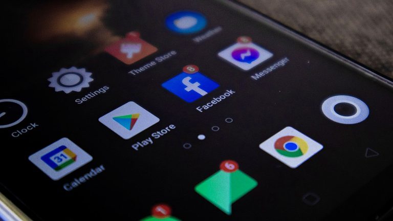 Starmer Urges Apple And Google To Block Nudity On Kids’ Phones