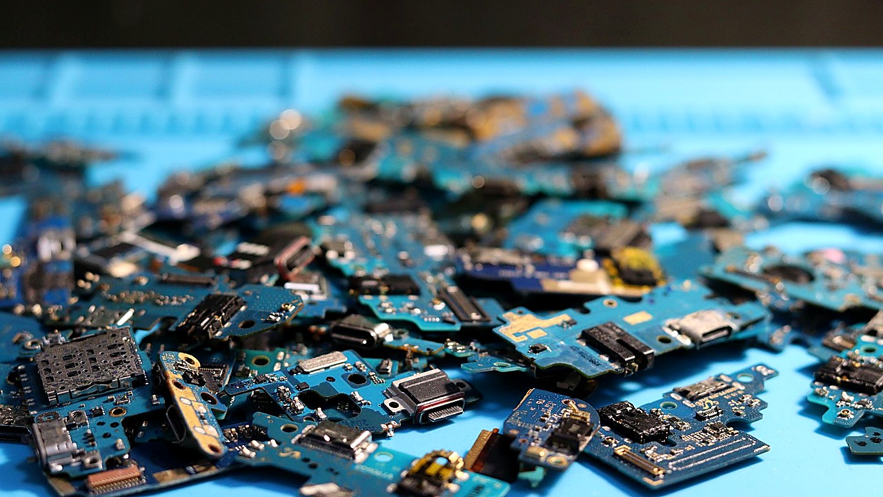 Samsung Reports 1,800% Profit Surge on AI Chip Demand