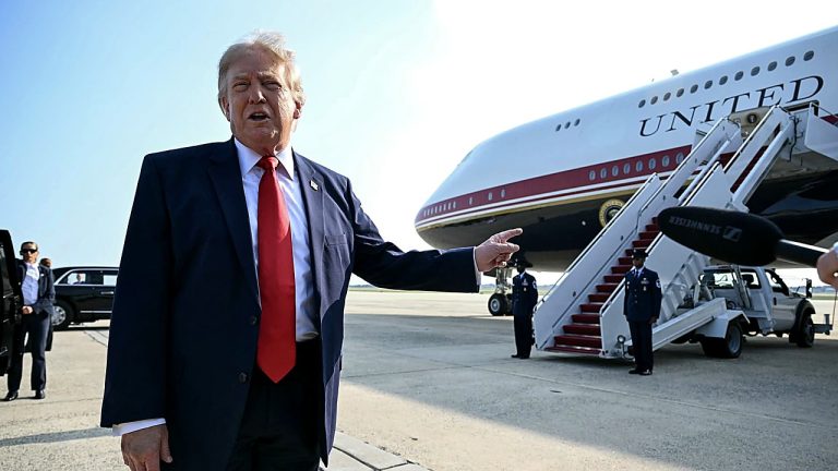Trump Says Outside Funds Run His Money After 2025 Filing